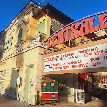 Casa Fiori - Zona , 7 Min Dalle Spiagge 公寓