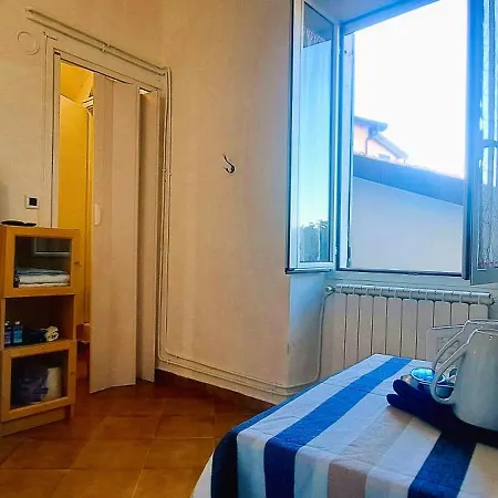 Casa Fiori - Zona , 7 Min Dalle Spiagge 아파트